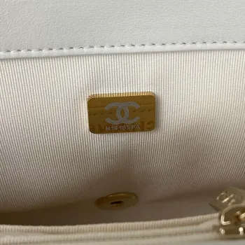 Chanel AS3331 Malá taška s klopou 19 cm, bílá jehněčí kůže, zlatá
