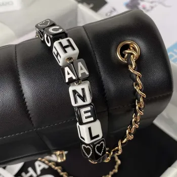 Chanel AS3331 Malá taška s klopou 19 cm, černá jehněčí kůže, zlatá