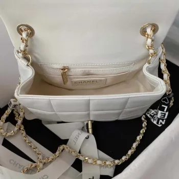 Chanel AS3330 Mini Flap 17cm taška z bílé jehněčí kůže