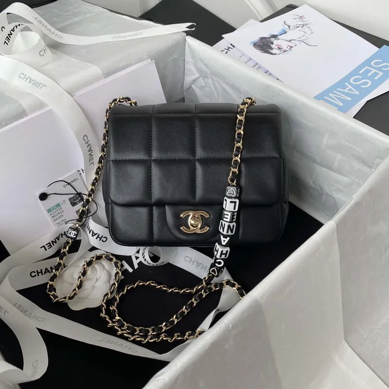 Chanel AS3330 Mini Flap 17cm taška z černé jehněčí kůže
