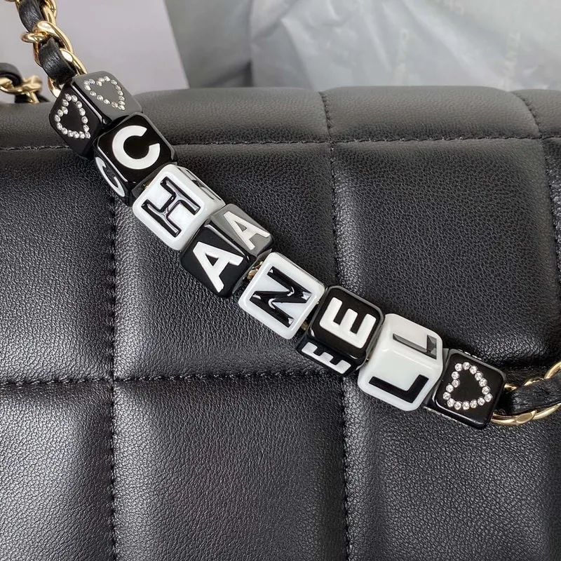 Chanel AS3330 Mini Flap 17cm taška z černé jehněčí kůže