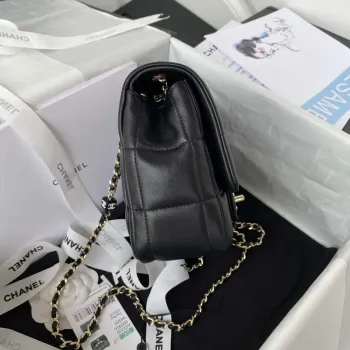 Chanel AS3330 Mini Flap 17cm taška z černé jehněčí kůže