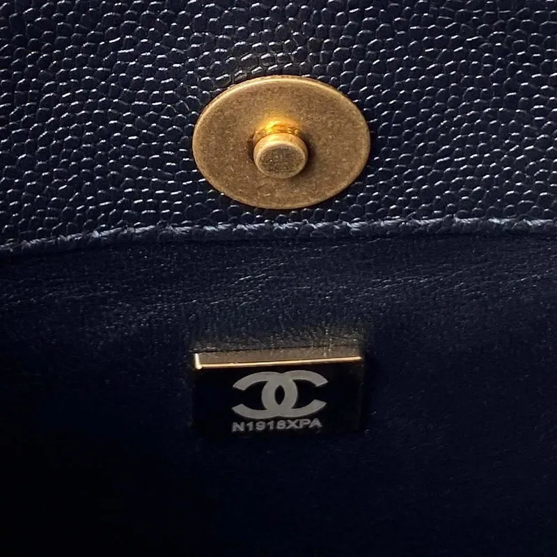 Chanel AS3830 Malá kabelka Hobo Černá telecí kůže Zlatá