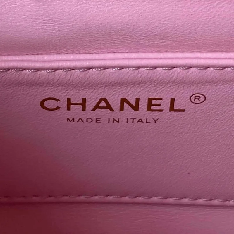 Chanel AS3830 Malá kabelka Hobo z růžové telecí kůže se zlatými detaily