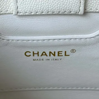 Chanel AS3830 Malá kabelka Hobo z bílé telecí kůže se zlatými detaily