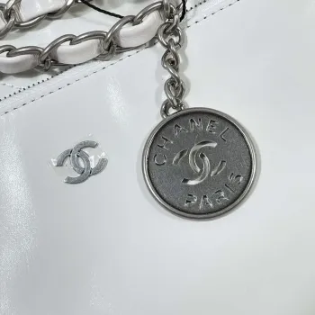 Chanel 22 Velká kabelka Lesklá telecí kůže AS3262 Bílá se stříbrným logem