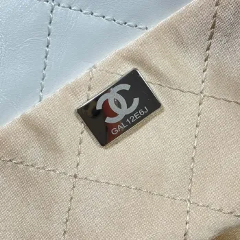 Chanel 22 Velká kabelka Lesklá telecí kůže AS3262 Bílá se stříbrným logem