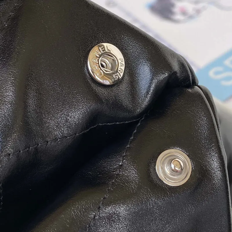 Chanel 22 Kabelka Lesklá telecí kůže Zlatá AS3261 Černá se stříbrným logem