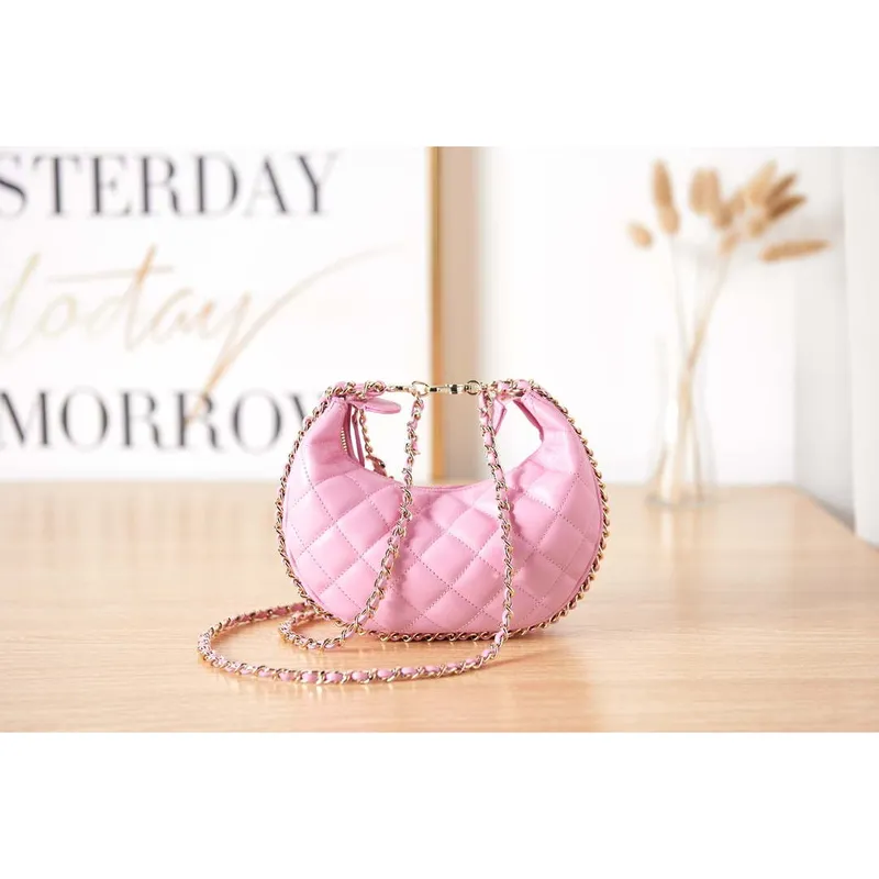 Chanel AS3917 Psaníčko s řetízkem z jehněčí kůže a lesklého světle zlatého kovu, růžové