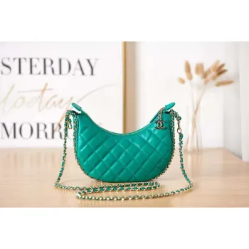 Chanel AS3917 Psaníčko s řetízkem z jehněčí kůže a lesklého světle zlatého kovu, zelené