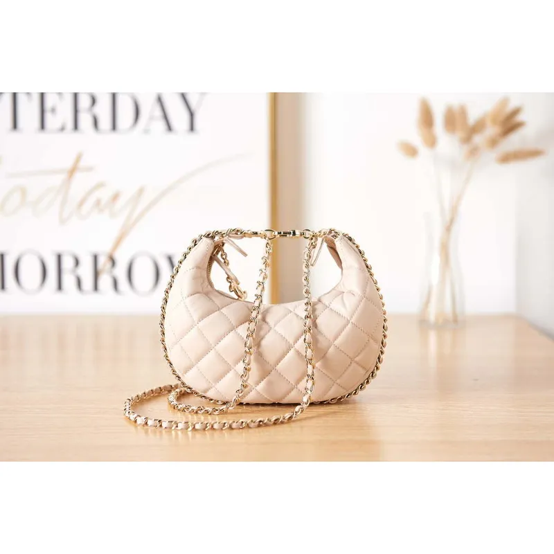 Chanel AS3917 Psaníčko s řetízkem z jehněčí kůže a lesklého světle zlatého kovu v barvě ecru