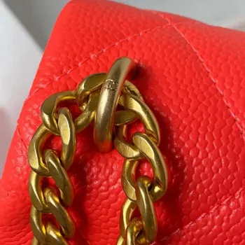 Chanel AS3829 Mini kabelka s klopou a řetízkem z červené telecí kůže se zlatými detaily