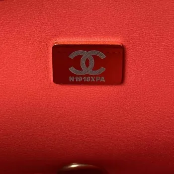 Chanel AS3921 Kabelka s klopou a řetízkem, červená telecí kůže, zlatá