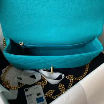 Chanel AS3921 Kabelka s klopou a řetízkem, modrá telecí kůže, zlatá