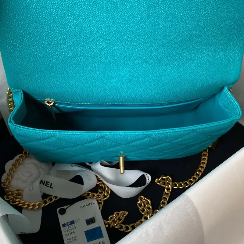 Chanel AS3921 Kabelka s klopou a řetízkem, modrá telecí kůže, zlatá