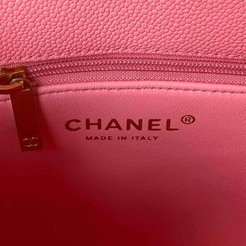 Chanel AS3921 Růžová kabelka z telecí kůže se zlatým řetízkem a klopou