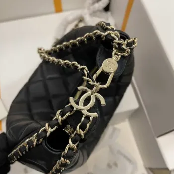 Chanel AS3917 Malá taška Hobo z jehněčí kůže a lesklého světle zlatého kovu, černá