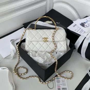 Chanel AP2946 Kabelka na telefon s řetízkem z jehněčí kůže, bílá