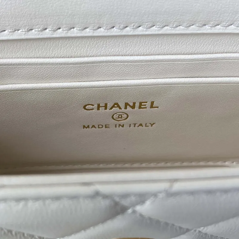 Chanel AP2946 Kabelka na telefon s řetízkem z jehněčí kůže, bílá