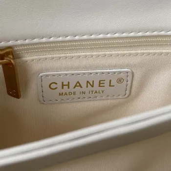 Chanel AS3499 Kabelka s klopou z jehněčí kůže, bílá