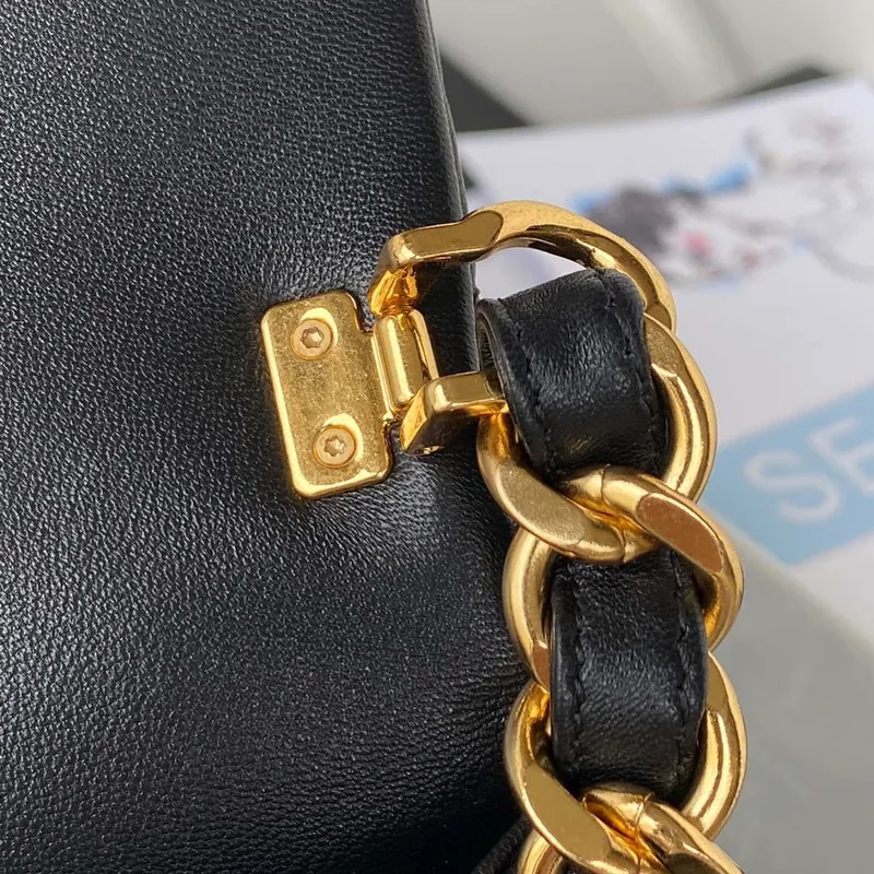 Chanel AS3499 Kabelka s klopou z jehněčí kůže, černá