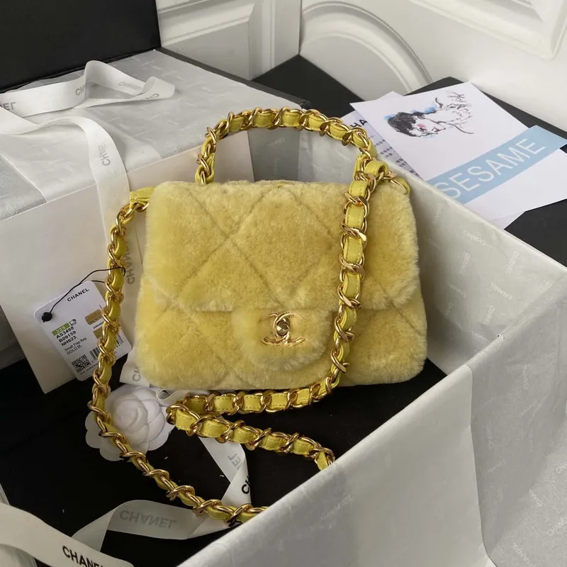 Chanel AS3498 Kabelka s klopou Shearling Yellow