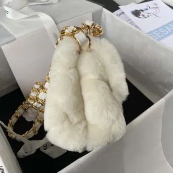 Chanel AS3498 Kabelka s klopou z ovčí kůže, béžová