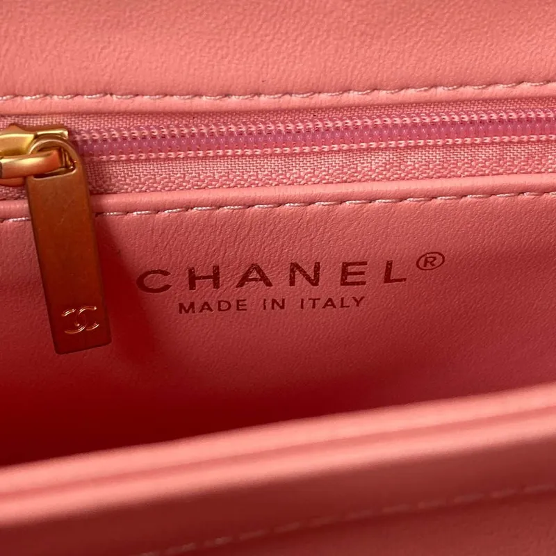 Chanel AS3498 Kabelka s klopou z ovčí kůže, růžová