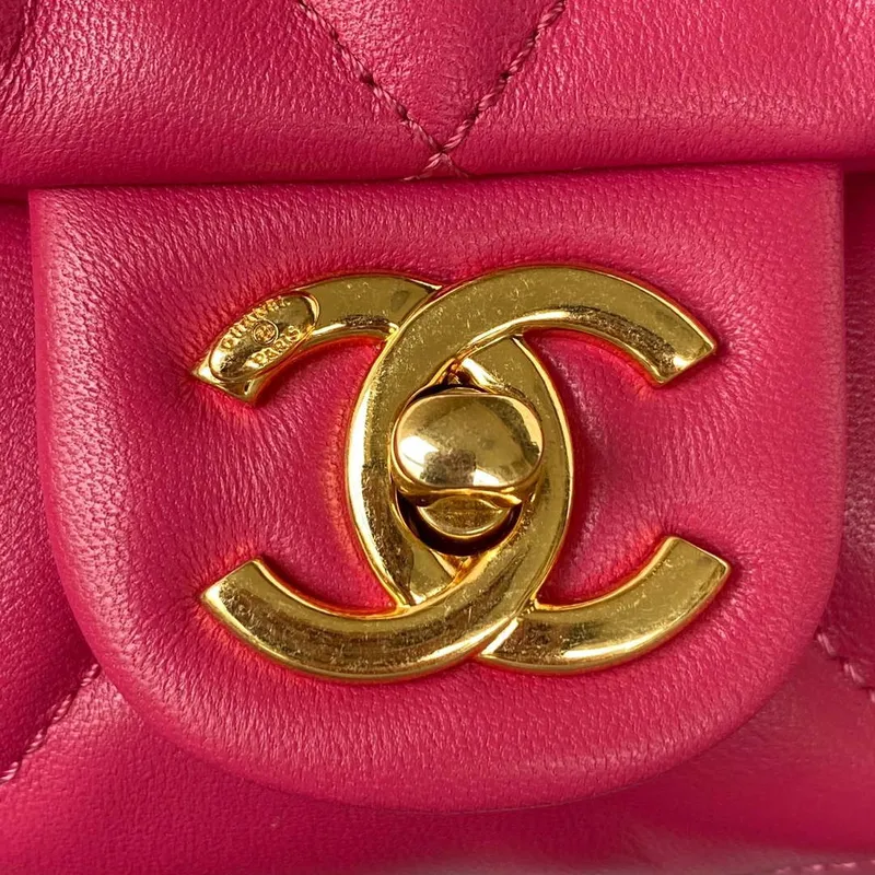 Chanel kabelka s klopou z jehněčí kůže AS3498 růžová červená
