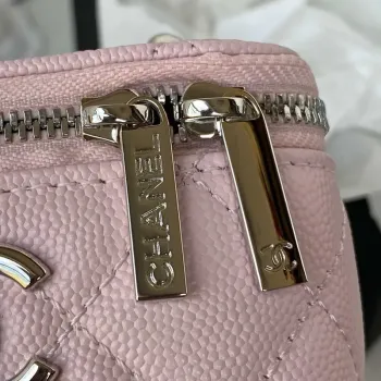 Chanel AP2718 Malá kosmetická taštička s řetízkem z telecí kůže, růžová
