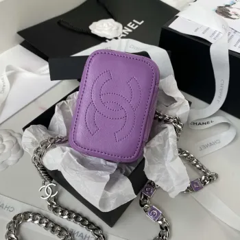 Chanel AP2718 Malá kosmetická taštička s řetízkem, fialová jehněčí kůže