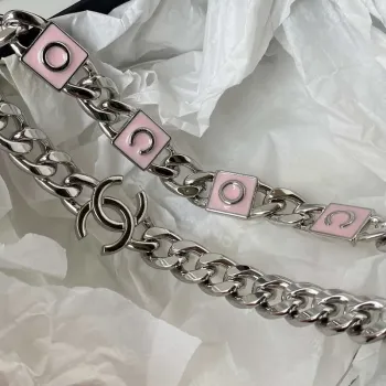 Chanel AP2718 Malá kosmetická taštička s řetízkem, růžová jehněčí kůže