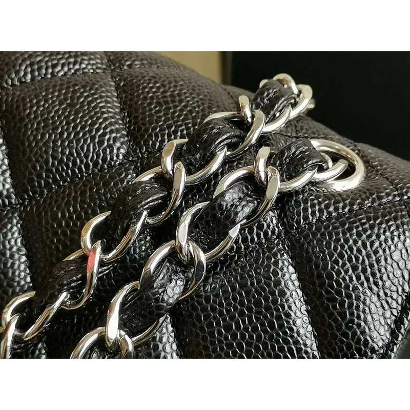 Chanel A58600 Velká klasická kabelka z lesklé telecí kůže s povrchovou úpravou, černá se stříbrnými detaily