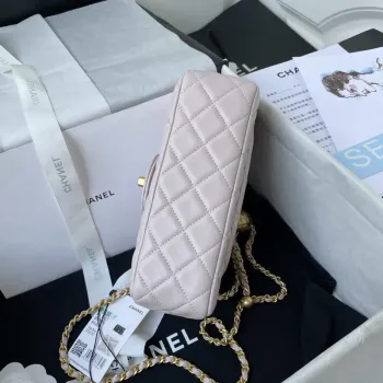 Chanel AS1787 Mini taška s klopou z jehněčí kůže, světle fialová se zlatými detaily