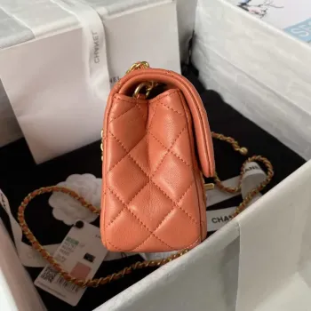 Chanel AS1787 Mini taška s klopou z jehněčí kůže, oranžová a zlatá