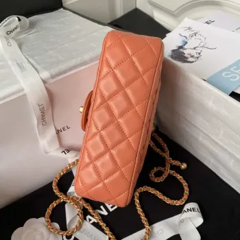 Chanel AS1787 Mini taška s klopou z jehněčí kůže, oranžová a zlatá