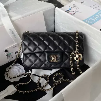 Chanel AS1787 Mini taška s klopou z jehněčí kůže, černá se zlatými detaily