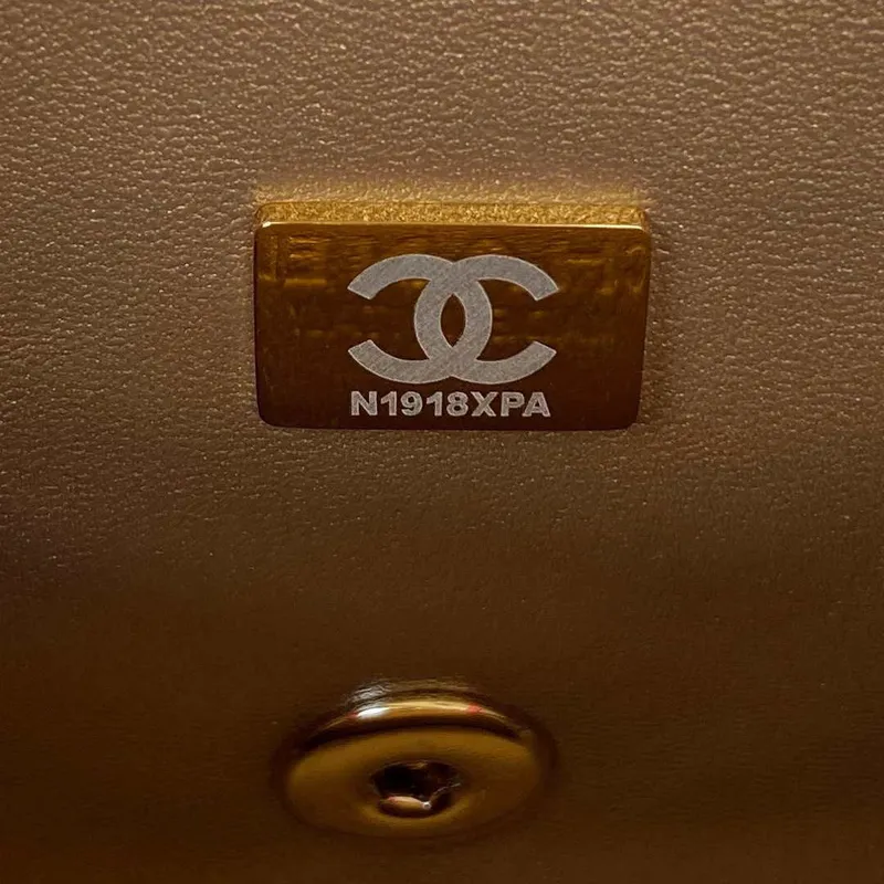 Chanel AS1787 Mini taška s klopou z jehněčí kůže v růžovo-zlaté barvě