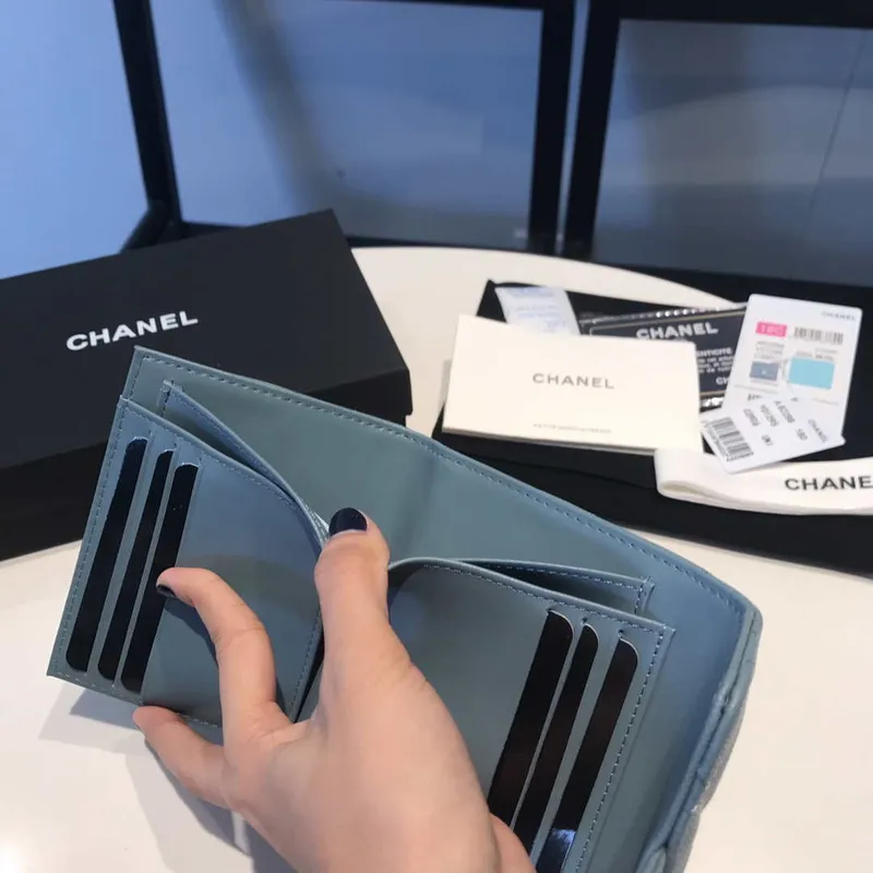 Chanel AP0231 Klasická malá peněženka FLAP z telecí kůže, modrá a zlatá