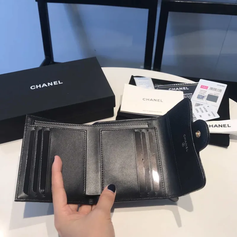 Chanel AP0231 Klasická malá peněženka FLAP z telecí kůže, černá a zlatá