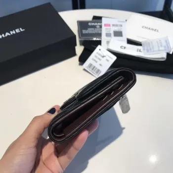 Chanel AP0231 Klasická malá peněženka FLAP z jehněčí kůže, černá se stříbrnými detaily