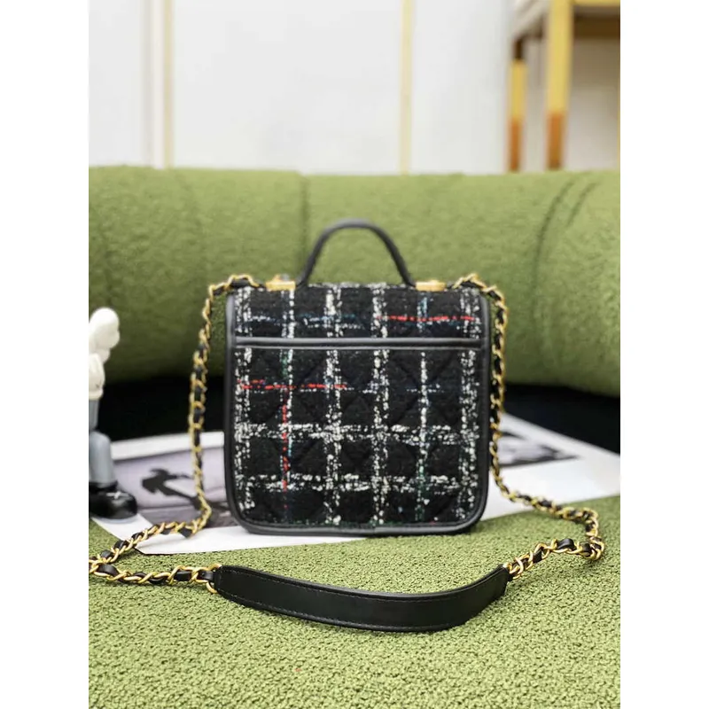 Chanel AS3652 Malá taška s klopou a horním uchem Bavlna a vlna Tweed a zlatý kov Černá a bílá