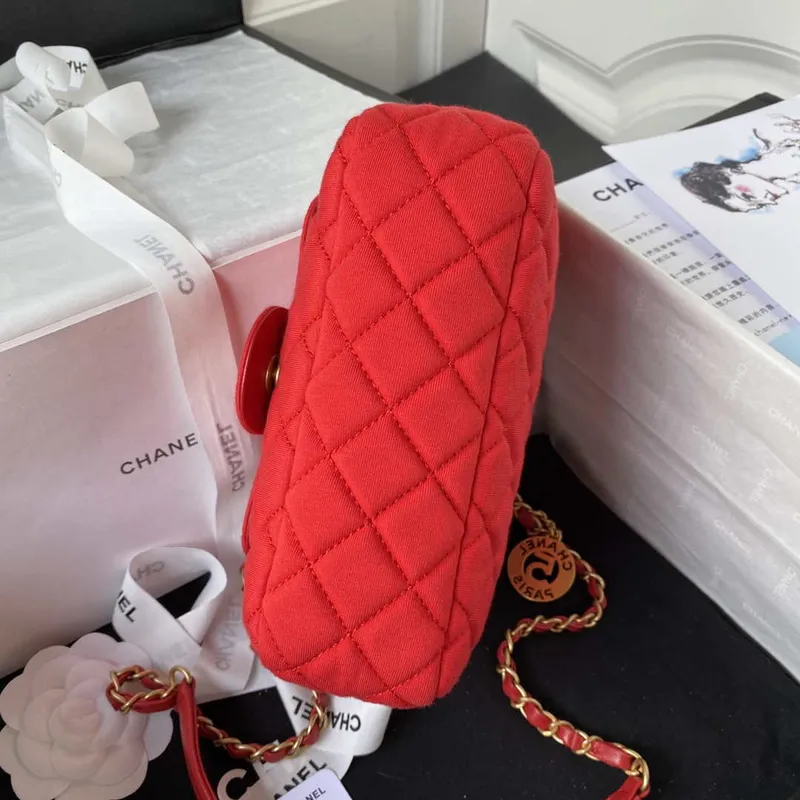 Chanel AS3710 Malá kabelka Hobo Sametová a zlatá kovová červená