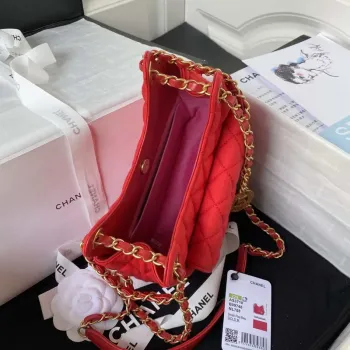 Chanel AS3710 Malá kabelka Hobo Sametová a zlatá kovová červená