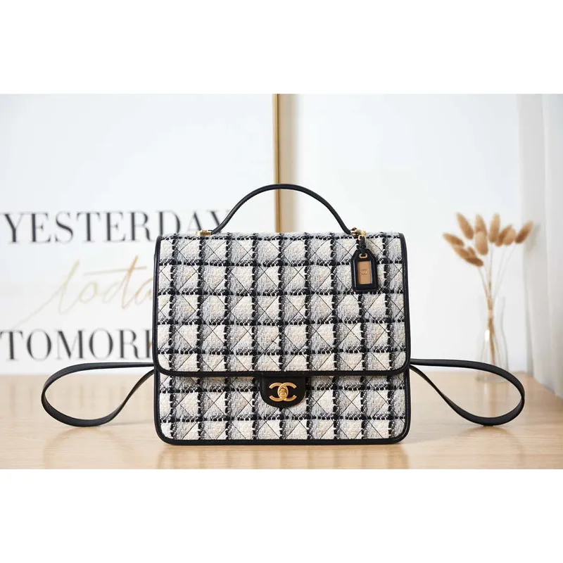 Chanel AS3662 VELKÝ BATOH Vlněný tvíd a zlatý kov Bílá