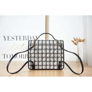 Chanel AS3662 VELKÝ BATOH Vlněný tvíd a zlatý kov Bílá