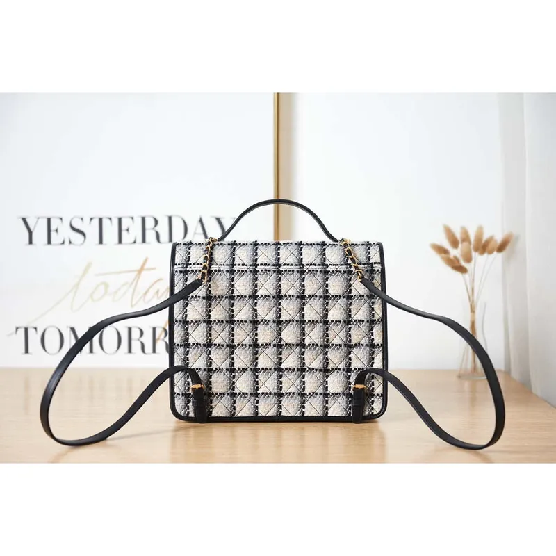 Chanel AS3662 VELKÝ BATOH Vlněný tvíd a zlatý kov Bílá