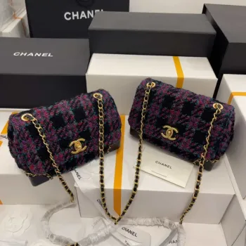 Chanel AS3572 Malá taška s klopou z vlněného tvídu, fialová