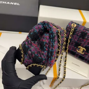 Chanel AS3572 Malá taška s klopou z vlněného tvídu, fialová