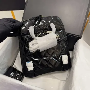 Chanel AS3332 Batoh Lesklá telecí kůže Černá